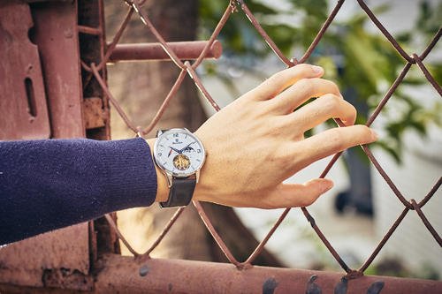 目前最新的全自动钢筋弯曲机